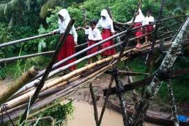 Siswa Kurang Mampu di Denpasar Peroleh Kartu Cemerlang