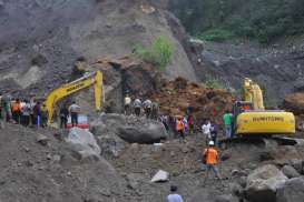 Badan Penanggulangan Bencana Siaga di Lokasi Longsor Merapi