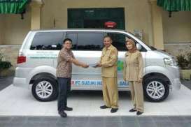 Suzuki Indomobil Sales Sumbang Puskesmas Waringin Lama Mobil APV GX Ambulance