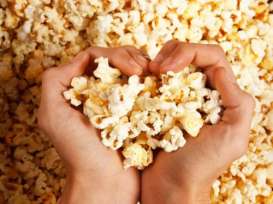 Ternyata Makan Popcorn Bikin Sehat, Yuk Kenali 9 Manfaatnya