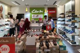 Gelar Diskon Jelang Tutup, Gerai Clarks Grand Indonesia Ramai