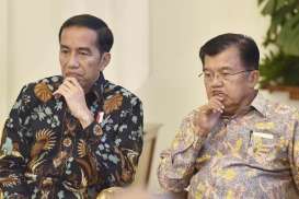 Jokowi dan Jusuf Kalla Nikmati Rendang dan Ikan Asin Masakan Mufidah di Kantor Wapres