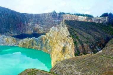 Wisata Danau Kelimutu Kembali Dibuka