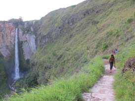 CUACA EKSTREM, Objek Wisata Alam Berbahaya Tidak Perlu Ditutup