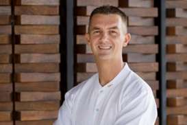 Lee Alan Wod Jadi F&B Director Radisson Blu Uluwatu