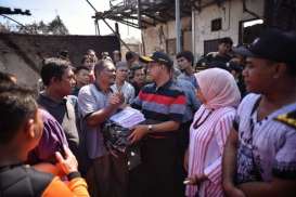 Anies Tinjau Lokasi Kebakaran di Perumahan Taman Kota