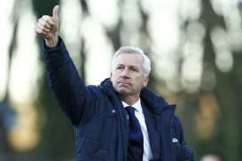 Pelatih Alan Pardew Tinggalkan West Bromwich Albion yang Terancam Degradasi