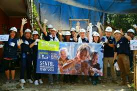 Relawan Duta Besar dan Habitat for Humanity Indonesia Perkuat Komitmen Bangun Rumah Layak