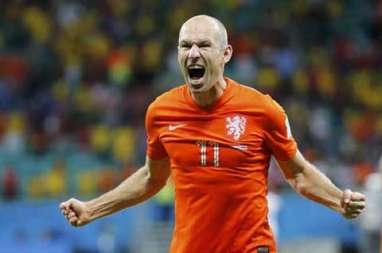 5 Fakta Menarik di Balik Kunjungan Arjen Robben ke Labuan Bajo