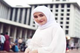 Yuk Intip Tradisi Lebaran Unik Prilly Latuconsina