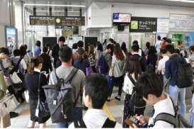 GEMPA JEPANG: Semua Layananan Transportasi Kereta Osaka Dihentikan Sementara