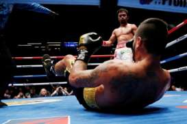 Andalkan Southpaw, Manny Pacquiao Kembali Menang KO Setelah 9 Tahun