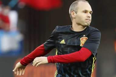 Minggu, Iniesta Membuat Debut  di J.League  