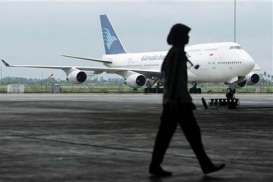 455 Jamaah Haji Kloter Pertama NTB Diangkut Boeing 747-400 Garuda