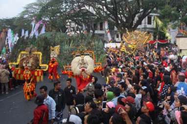 Pesta Rakyat Semarakkan Event Pertamina Kirab Obor Asian Games di Malang 