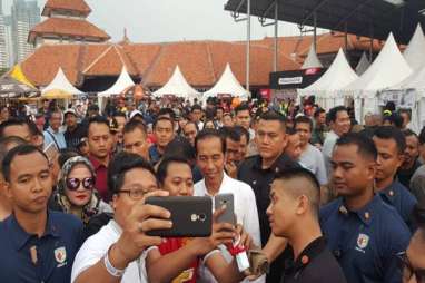 Jokowi Diserbu Pengunjung Otobursa Tumplek-Blek 2018