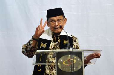 B.J Habibie: Investasi Penguatan SDM Penting Bagi Bangsa