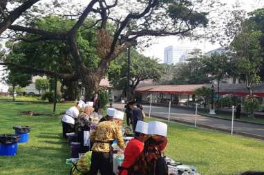 Jokowi Saksikan Acara Masak Ikan Nusantara di Halaman Istana