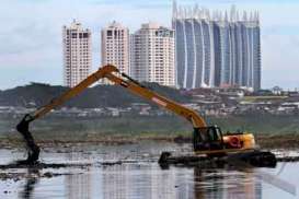 Balai Sungai Bali-Penida Keruk Sedimen Dam Estuari