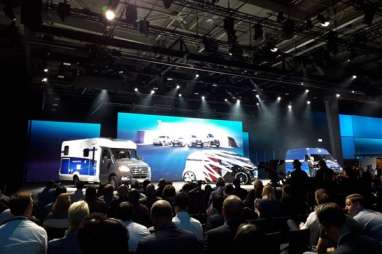 Laporan dari Hannover: IAA 2018 Digelar, Daimler Kenalkan 3 Van Baru