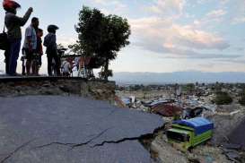 Gempa Sulteng: Kesulitan Listrik dan Air, Korban Bencana di Donggala Tetap Dioperasi