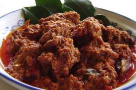 Sumbar Kirim 1,6 Ton Rendang ke Palu