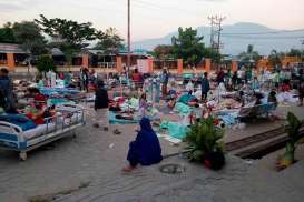 Gempa Donggala-Palu, Pengungsi Kekurangan Makanan, Minuman, Tenda