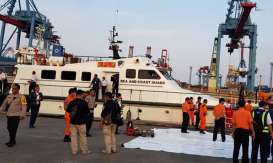 Kapal KPLP Evakuasi 2 Kantong Jenazah dan Serpihan Lion Air JT 610