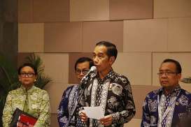 Presiden Jokowi Perintahkan Pencarian Korban Lion Air Tetap Dilakukan Malam Hari