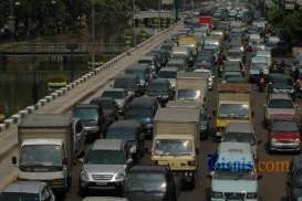 Hari Ini, Truk Parkir di Tol Langsung Ditilang