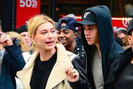 Hailey Baldwin Tak Masalah Cari Nafkah Selama Justin Bieber Vakum dari Dunia Musik