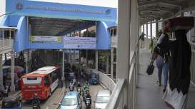 Mulai Hari Ini Seluruh Pejalan Kaki Dialihkan ke Skybridge Tanah Abang