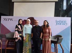 Itang Yunasz Pamerkan 12 Busana Muslim di New York Fashion Week 2019