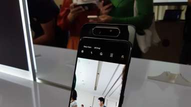 Samsung Galaxy A80 Smartphone Full-Screen dengan Kamera Berputar