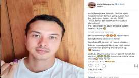 Heboh Foto Selfie Nicholas Saputra Perlihatkan Jari Bertinta