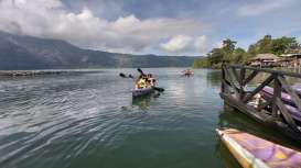 JELAJAH LEBARAN JAWA-BALI 2029 : Menyusuri Danau Batur dengan Kano