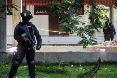 Densus 88 Tangkap Dua Terduga Teroris di Magetan