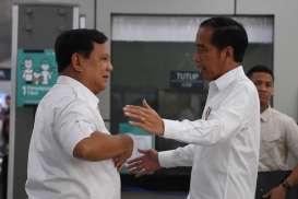 Setelah Saling Serang, Jokowi-Prabowo pun Berpelukan