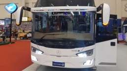 Hino Kirim 2 Bus ke PO Harapan Jaya