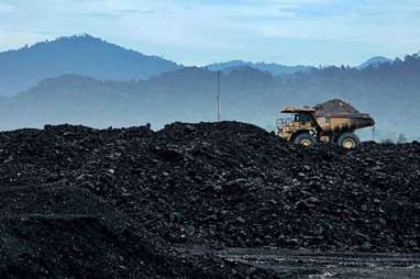 Minyak Masih Panas, Harga Batu Bara Tetap Lunglai 