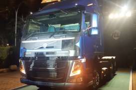 Volvo Luncurkan Truk Spesialis Jarak Jauh FM 440 6X2T