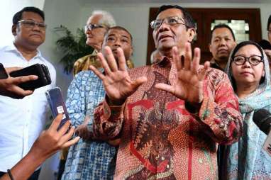 Jelang Perkenalan Kabinet Jokowi-Ma'ruf, Mahfud MD Sambangi Istana Pakai Kemeja Putih