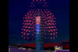 Gedung Taipei 101 Gelar Pesta Kembang Api dan Animasi Hewan Langka
