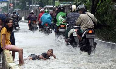 Raker Soal Banjir Ditunda, DPR Minta Koordinasi Pusat-Daerah Diperkuat