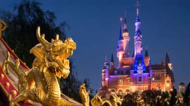 Disneyland Shanghai Buka Lagi! Tiket Ludes dalam Sekejap