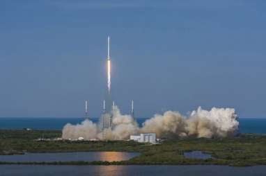 Falcon 9 Meluncur Pagi Ini, Bawa 60 Satelit Starlink untuk Memblokir Sinar Matahari