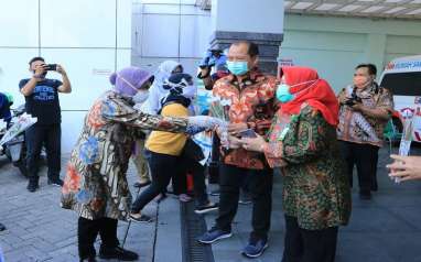 Covid-19 di Surabaya 4.383 Kasus, Risma ke Rumah Sakit