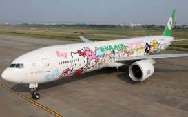 Tarik Minat Penumpang, Eva Air Gambar Hello Kitty di Badan Pesawat