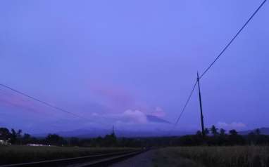 Aktivitas Gunung Raung Meningkat, Ini Kata Pusat Vulkanologi