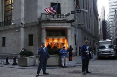 Sempat Tertekan, Wall Street Ditutup Menguat Mencetak Rekor